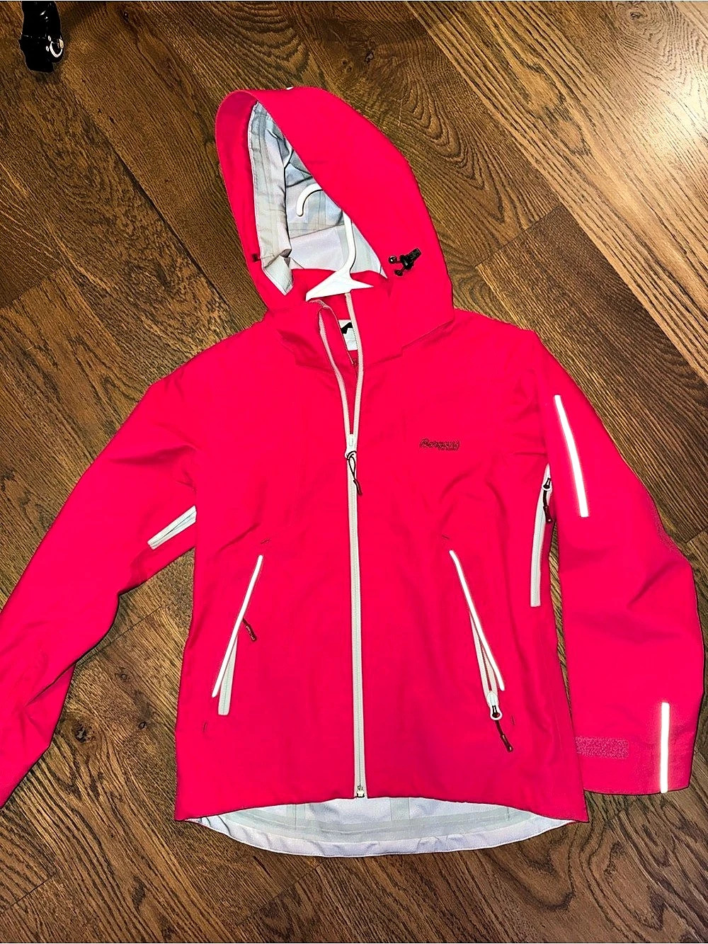 Bergans of Norway size 140- Child 10 Ski Jacket Pink Like New